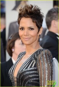 halle-berry-oscars-2013